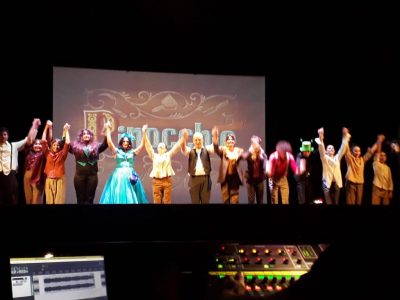 Pinocchio, lo spettacolo del Damus con la regia di Scarpa riempie il teatro di bambini e famiglie - Corriere Salentino