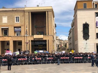 Salvini firma il Patto per la sicurezza urbana e poi avverte: “Porti blindati”. Sul caso Di Gioia: “Sono contento” - Corriere Salentino