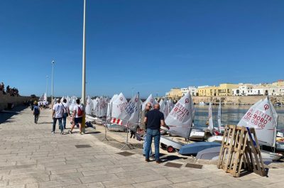 Trofeo Optisud, a Gallipoli 200 imbarcazioni per la tappa di una regata nazionale ecosostenibile - Corriere Salentino
