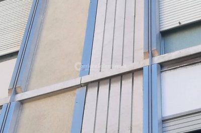 Dal palazzo si staccano pezzi di marmo, tragedia sfiorata alle porte del centro di Lecce - Corriere Salentino