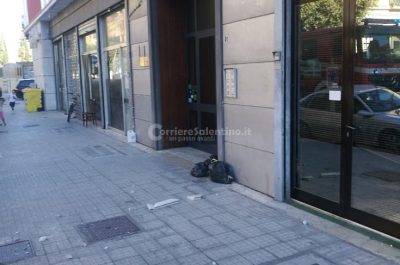 Dal palazzo si staccano pezzi di marmo, tragedia sfiorata alle porte del centro di Lecce - Corriere Salentino