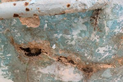 Camera mortuaria del Fazzi, muffe e aria irrespirabile: segnalazioni e proteste ai carabinieri - Corriere Salentino