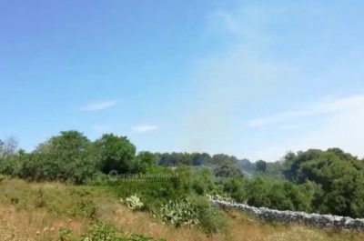 Incendi estivi, continua il "tour de force" dei vigili del fuoco: brucia la litoranea tra Castro e S.Cesarea - Corriere Salentino
