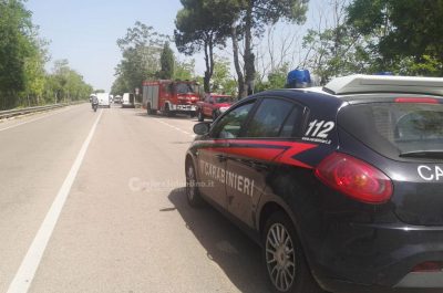 In fiamme un furgoncino sulla statale 274, illeso il conducente - Corriere Salentino