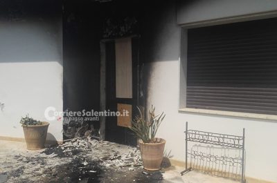 Raid incendiario nella notte: nel mirino l’ex sindaco di Ruffano Nicola Fiorito. A fuoco l’ingresso di casa - Corriere Salentino