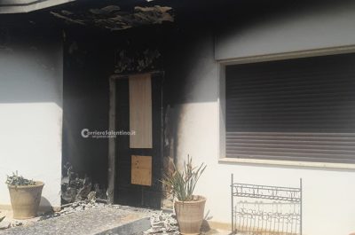 Raid incendiario nella notte: nel mirino l’ex sindaco di Ruffano Nicola Fiorito. A fuoco l’ingresso di casa - Corriere Salentino