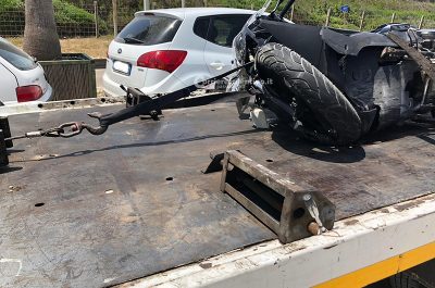 Schianto tra scooter e auto sulla litoranea adriatica, una donna portata d'urgenza in ospedale - Corriere Salentino