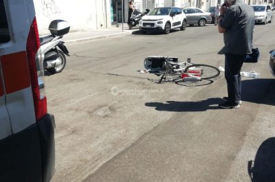 Colpita da un'auto durante un'inversione, corsa in ospedale per una 45enne leccese - Corriere Salentino