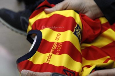 Nuove maglie e campagna abbonamenti: lu sule, lu mare e lu ientu per continuare a vivere un sogno - Corriere Salentino