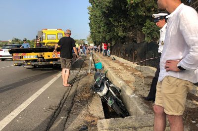 Tragedia sull'asfalto: perde la vita giovane centauro dopo lo scontro con un'auto - Corriere Salentino
