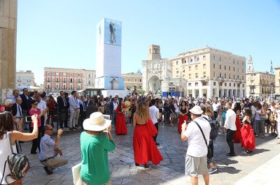 Notte della Taranta, flashmob in piazza Sant'Oronzo per la nuova edizione: Davide Bombana il nuovo coreografo - Corriere Salentino