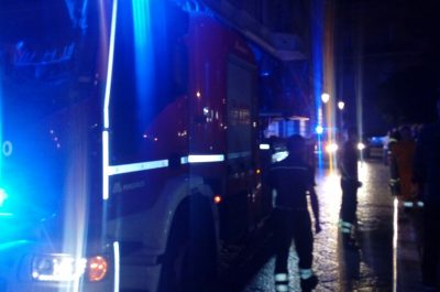 Tragedia sfiorata in piazzetta Santa Chiara, grosso ramo rischia di travolgere ciclista - Corriere Salentino