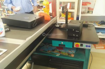 Ladri scatenati nella notte: supermercati nel mirino. Fuga con tamponamento e pistolettate poi a fuoco auto rubata - Corriere Salentino