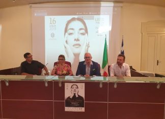 Maria Callas, il grande evento lirico che martedì 16 luglio farà rivivere la Divina in piazza Duomo