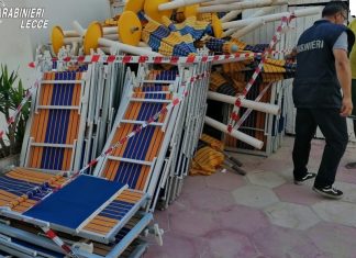 Con ombrelloni e lettini occupa 200 metri quadri di spiaggia libera: nei guai titolare di un lido