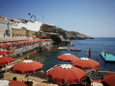 Santa Cesarea, sospeso il provvedimento comunale che aveva interdetto una parte di “Bagno Marino Archi” - Corriere Salentino