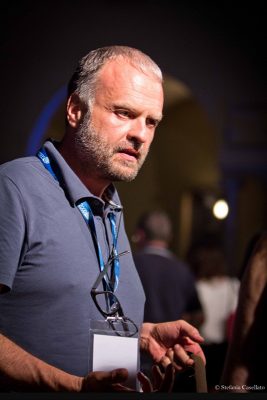 Giuseppe Bartolomei l'artista che dipinge con caffè e frutta espone a Lecce - Corriere Salentino