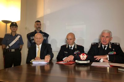 Vino adulterato, scatta il blitz dei Nas: undici arresti, sequestrate quattro aziende vinicole - Corriere Salentino