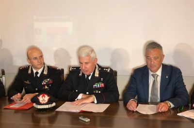 Vino adulterato, scatta il blitz dei Nas: undici arresti, sequestrate quattro aziende vinicole - Corriere Salentino