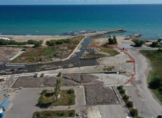 Darsena di San Cataldo, il problema dello smaltimento alghe continua a bloccare tutto