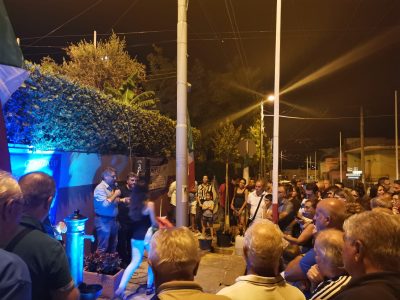 Dopo le polemiche, la festa per la vecchia fontana col fascio littorio. ANPI presente all’inaugurazione - Corriere Salentino