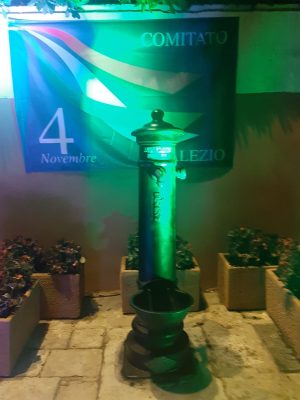 Dopo le polemiche, la festa per la vecchia fontana col fascio littorio. ANPI presente all’inaugurazione - Corriere Salentino