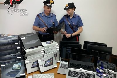 Razzìa di tablet e pc nella scuola: 28enne colto sul fatto, inseguito ed arrestato - Corriere Salentino