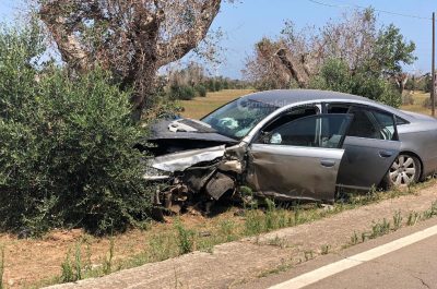 Schianto frontale sulla via del mare, cinque feriti: in due portati con "codice rosso" al Fazzi - Corriere Salentino