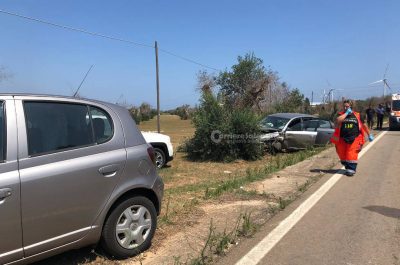 Schianto frontale sulla via del mare, cinque feriti: in due portati con "codice rosso" al Fazzi - Corriere Salentino