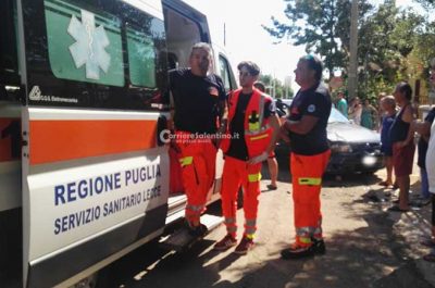 Schianto all'incrocio tra due auto, tre feriti accompagnati con le ambulanze in ospedale - Corriere Salentino