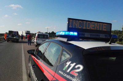Tremendo schianto frontale contro un tir, 20enne resta incastrata nell'auto: è grave - Corriere Salentino
