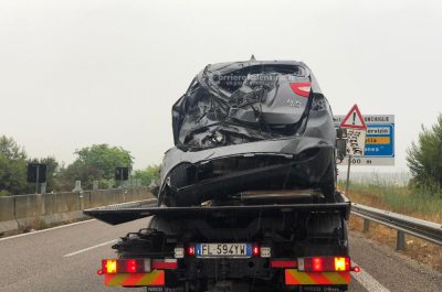 Alba di sangue sulla 101, esce fuori strada e si ribalta nei campi: muore sul colpo giovane mamma - Corriere Salentino