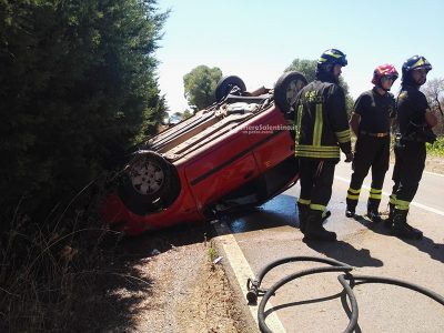 Si ribalta con l’auto sulla via del mare. Paura per una 19enne incinta: in codice rosso al “Fazzi” - Corriere Salentino