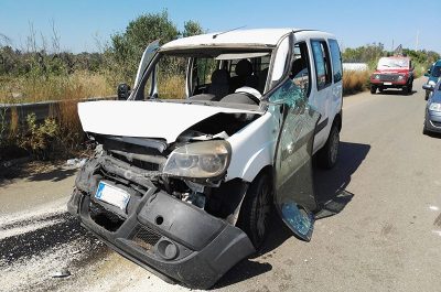 Schianto frontale sulla via del mare, quattro feriti: in ospedale anche una coppia di fidanzati - Corriere Salentino