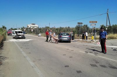 Schianto frontale sulla via del mare, quattro feriti: in ospedale anche una coppia di fidanzati - Corriere Salentino