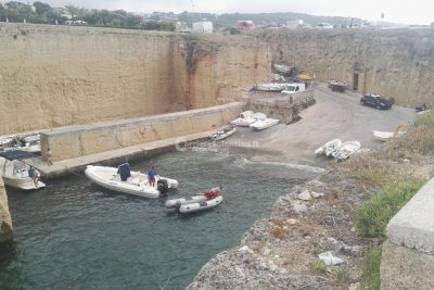 Sbarco nella notte, i migranti arrivano su barca a vela: si temono dispersi in mare, ricerche in corso - Corriere Salentino