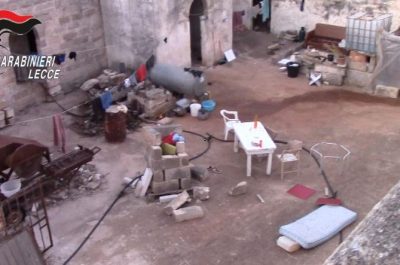 Operai costretti a lavorare per ore sotto al sole cocente per pochi spiccioli: arrestato imprenditore - Corriere Salentino