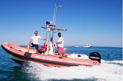 Tornano sulle spiagge pugliesi i mezzi di soccorso dei Vigili del Fuoco - Corriere Salentino