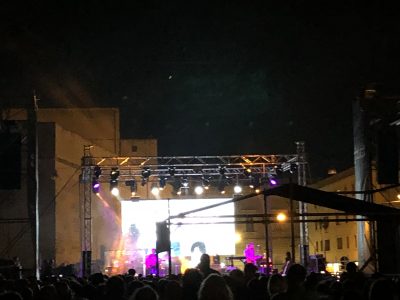 In migliaia per applaudire Edoardo Bennato, rock e canzoni d’autore di grande qualità - Corriere Salentino