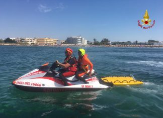 Si allontana troppo dalla riva, soccorso in mare un bagnante