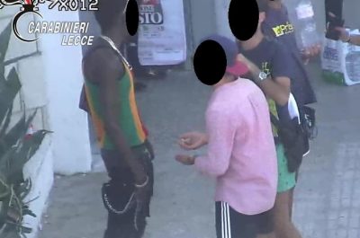 Vendevano cocaina anche a minori, blitz alla Baia Verde: in ventuno finiscono nei guai - Corriere Salentino