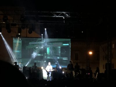 In migliaia per applaudire Edoardo Bennato, rock e canzoni d’autore di grande qualità - Corriere Salentino