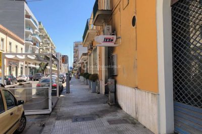 Bar devastato dalle fiamme, secondo incendio in un anno a due passi da Piazza Mazzini - Corriere Salentino