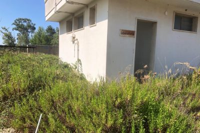 Discarica d’Aurio un anno dopo, guaina consumata, rifiuti ancora lì e abbandono - Corriere Salentino