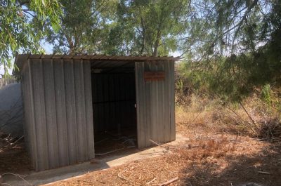 Discarica d’Aurio un anno dopo, guaina consumata, rifiuti ancora lì e abbandono - Corriere Salentino