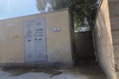 Discarica d’Aurio un anno dopo, guaina consumata, rifiuti ancora lì e abbandono - Corriere Salentino