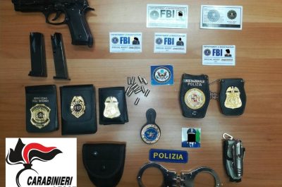 Si finge dell’FBI e della Polizia di Stato con tesserini, medaglie al valore e divise fasulle, arrestato - Corriere Salentino