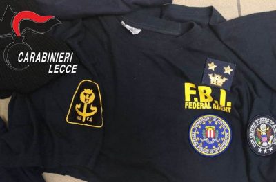 Si finge dell’FBI e della Polizia di Stato con tesserini, medaglie al valore e divise fasulle, arrestato - Corriere Salentino