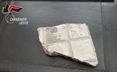 Sfascia le auto a colpi di pietra, mattinata di follia lungo il viale della stazione: "Italia vaffanculo" - Corriere Salentino