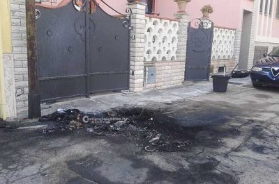 Mezzanotte di fuoco nel basso Salento, incendiata l'auto del sindaco - Corriere Salentino